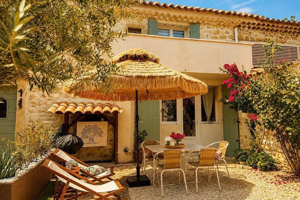 La Bohème 2, Mouries Centre au Cœur des Alpilles : Cosy T2 Avec Terrasse 1