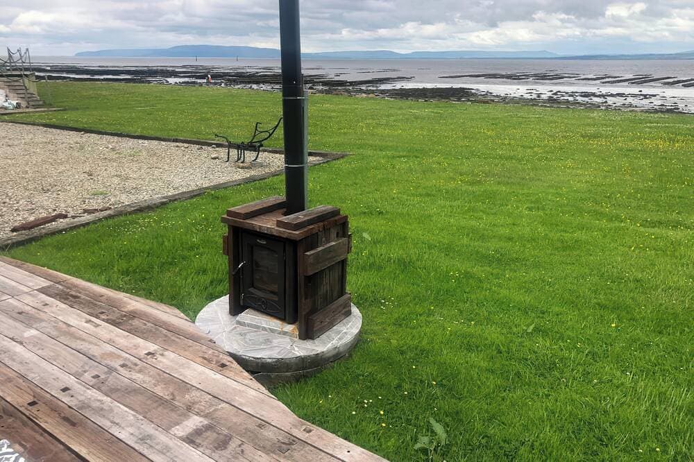 Foto 13 von 13: River View Pod, pet friendly, with open fire in Muff, County Donegal