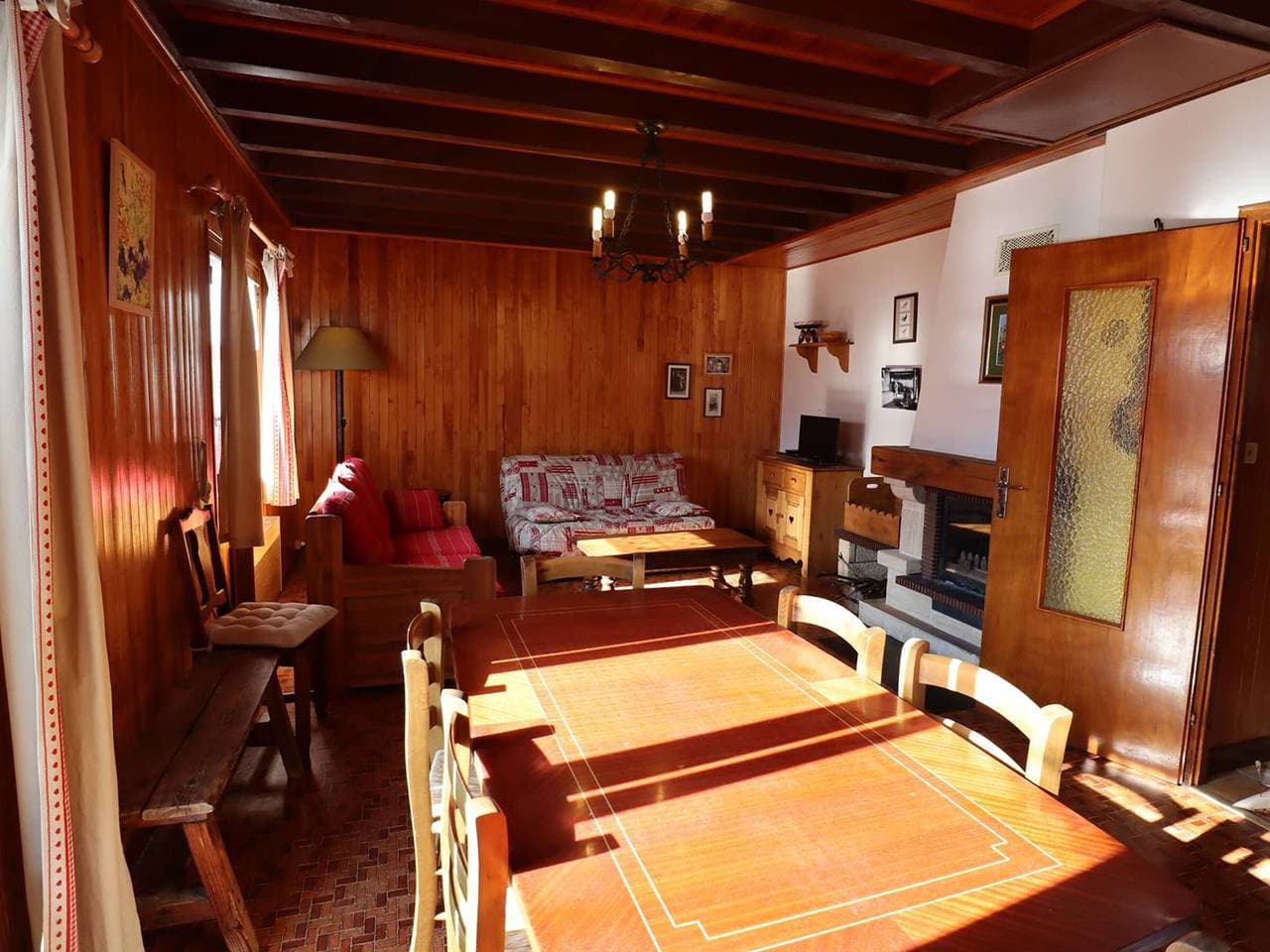 Chalet für 6-8 Pers. mit Kamin, nach Süden und Garage, 5 Min. vom Zentrum 1