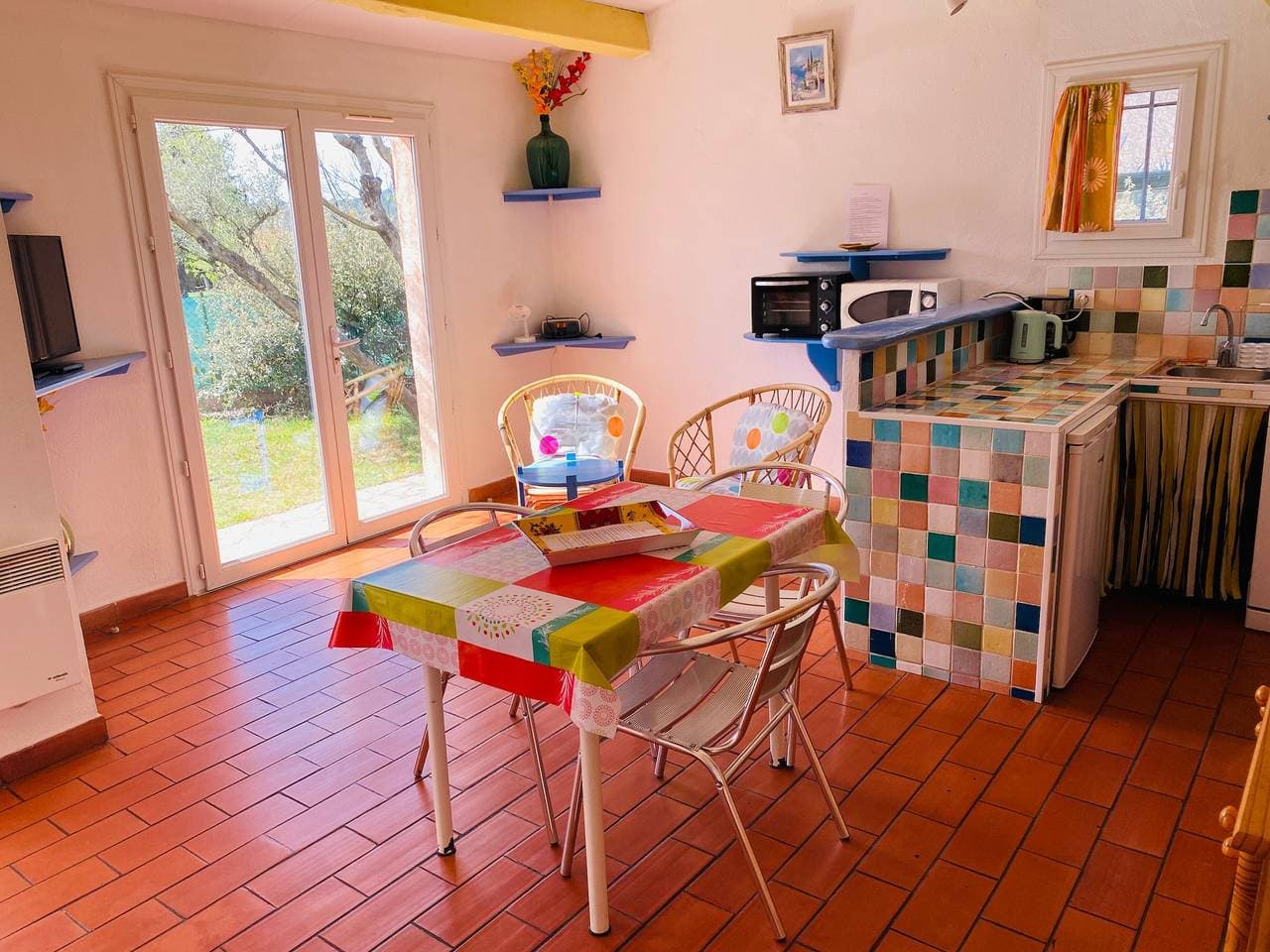 Foto 5 von 12: Klimatisierte Unterkunft mit Pool, Hunde erlaubt, umzäuntem Garten, WLAN und Privatparkplatz