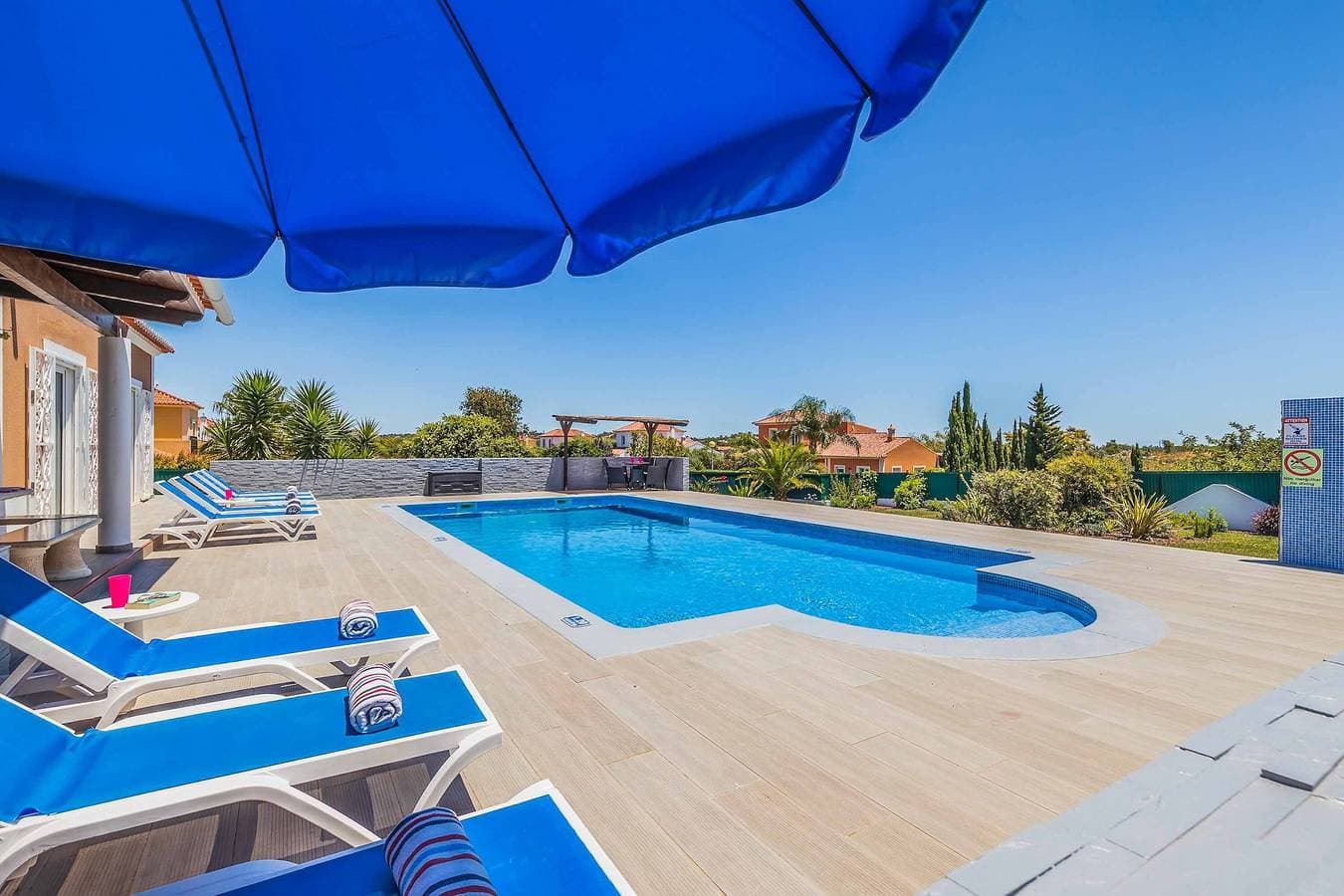 Foto 3 von 18: Villa für 8 Personen mit Terrasse