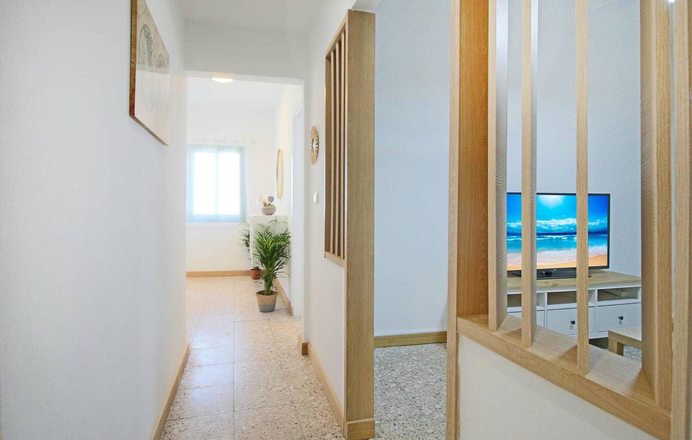 Foto 11 von 23: Strandurlaub - 90m² Apartment mit Wifi, TV & Küche