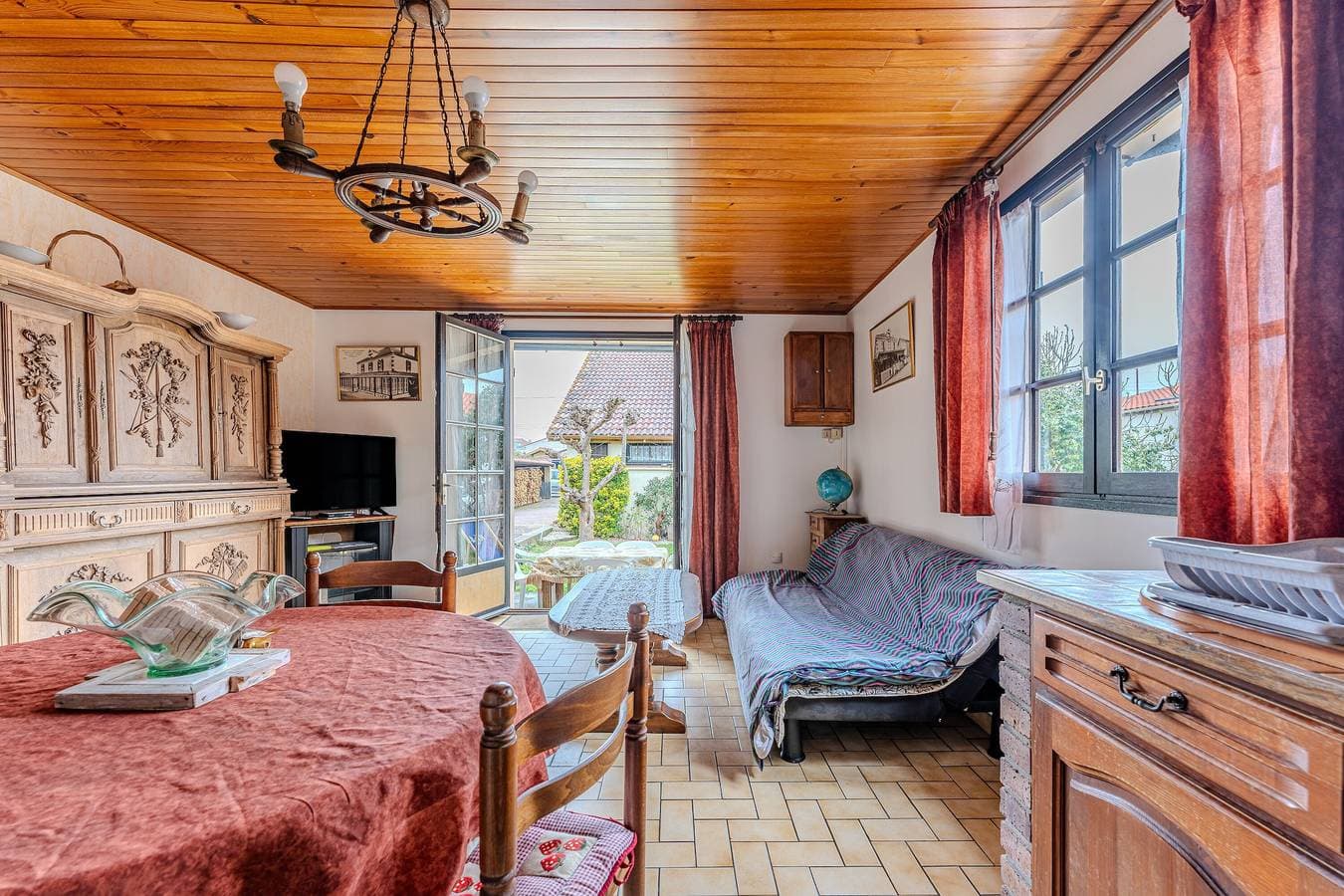 Foto 7 von 18: Ferienhaus 'Blanche Neige Mimizan' mit privater Terrasse und Gemeinschaftsgarten