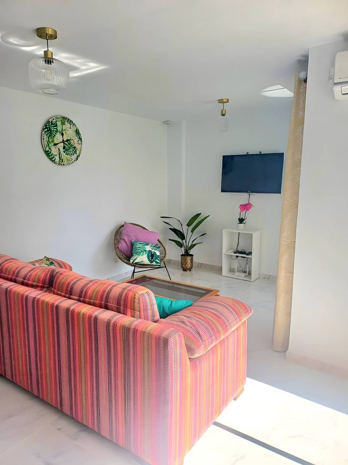 Foto 7 von 17: Wunderschöne Strandwohnung mit 2 Schlafzimmern, Garage, Pool, schnellem WLAN, Garten, 30 m zum Strand