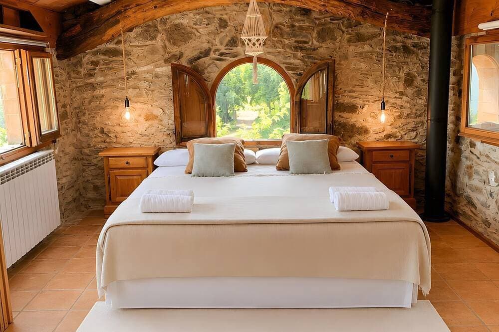 Foto 3 von 13: Les Golfes · Ländliches Loft mit Talblick