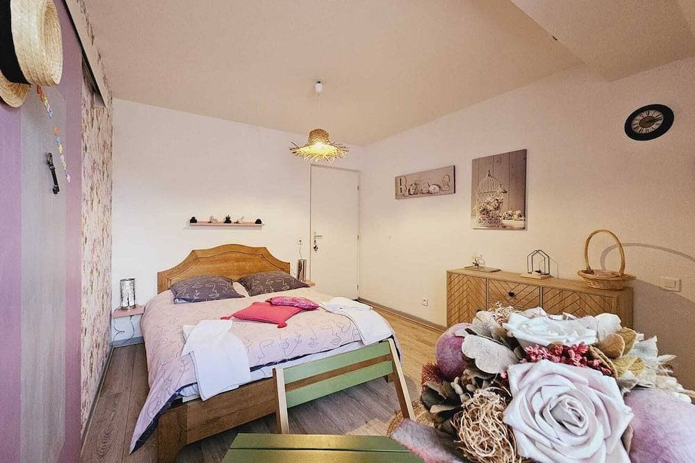 Rent this charming furnished studio near Rocamadour and Padirac 1