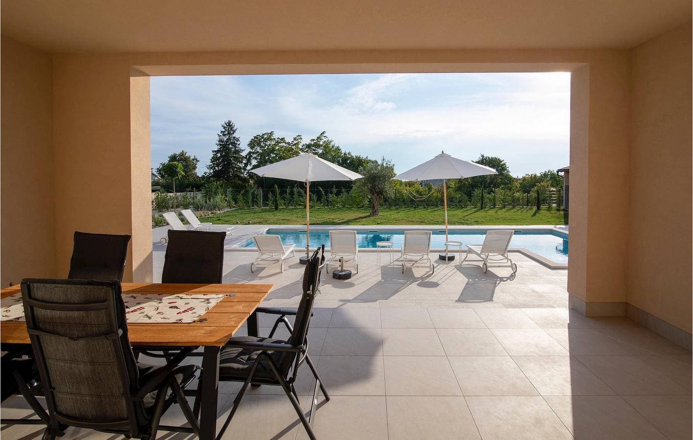 Foto 4 von 21: Gemütliche 220 m² große Wohnung mit Pool, WLAN, Klimaanlage und Parkplatz