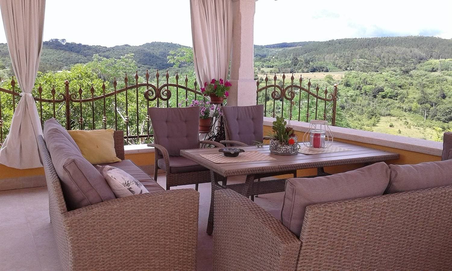 Standard Double Room with Balcony Laura  S2 1