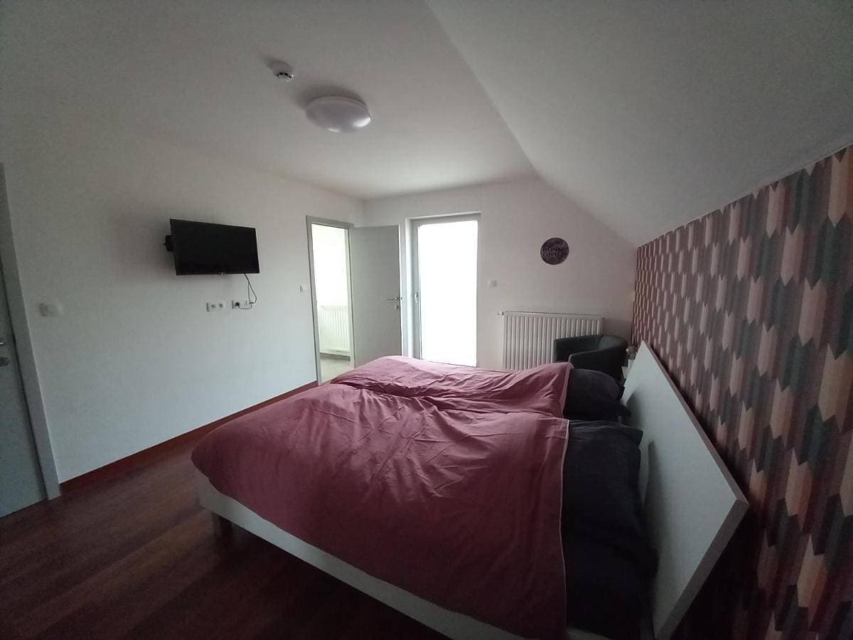 Foto 5 von 14: Double Room with Private Bathroom