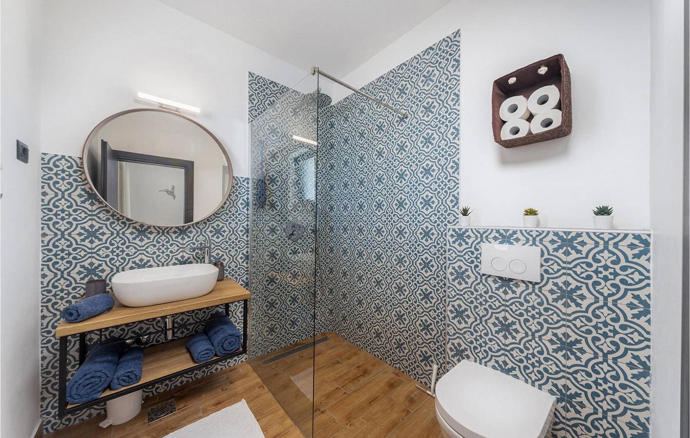 Foto 5 von 25: Geräumiges Apartment mit 1 Schlafzimmer, Pool, WLAN und Parkplatz in der Nähe des Zentrums von Raša