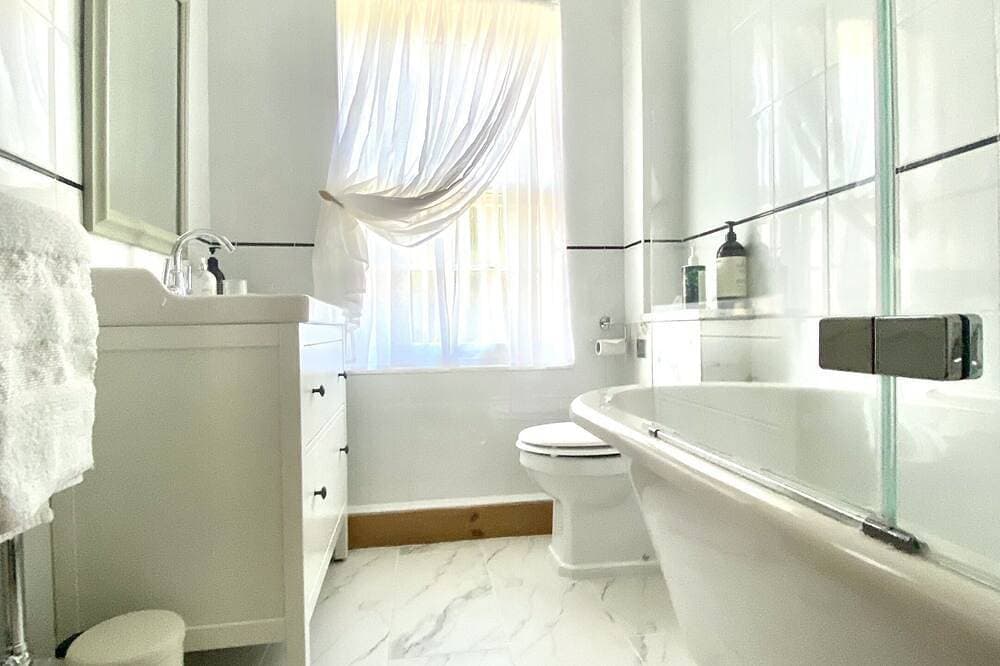 Foto 7 von 30: Old Post Cottage-Superior-Cottage-Eigenes Badezimmer