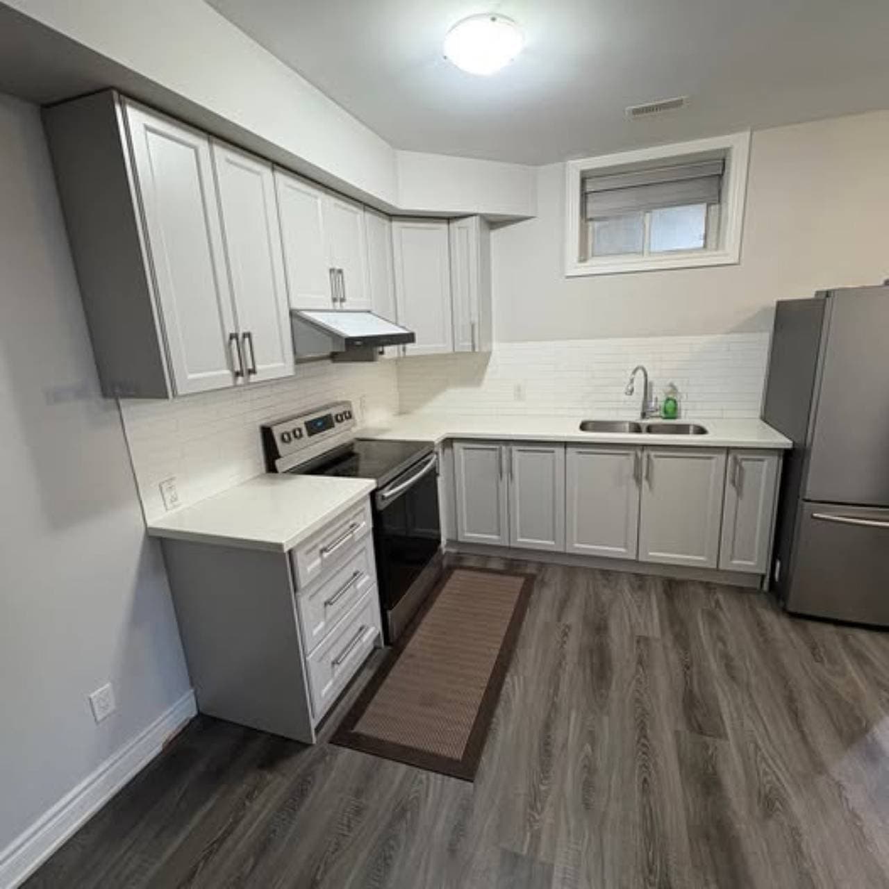 Foto 3 von 9: Privates Zimmer mit eigenen Einrichtungen im Apartment in Toronto