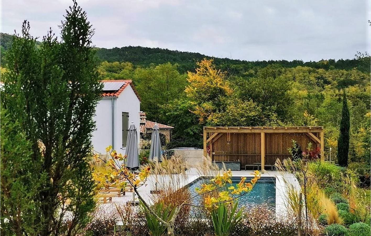 Foto 7 von 61: Gemütliche 250 m² große Ferienwohnung mit Pool, WLAN und Parkplatz in Brkac
