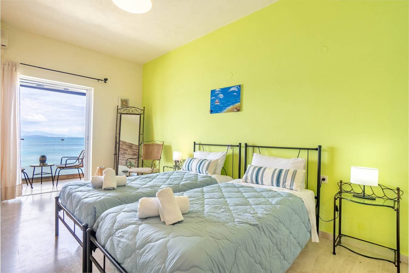 Foto 3 von 23: Einzimmerapartment 'Nikos Seaside 5' mit Meerblick, WLAN und Klimaanlage