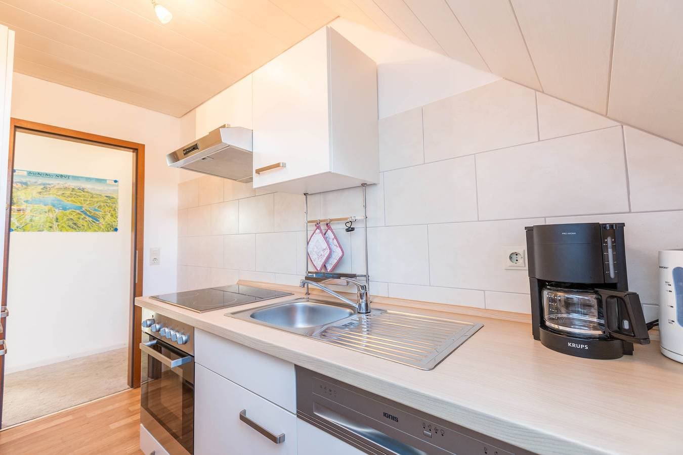 Foto 7 von 26: Gemütliche Ferienwohnung "Zum Seeblick" in Seenähe mit Bergblick, WLAN & Garten