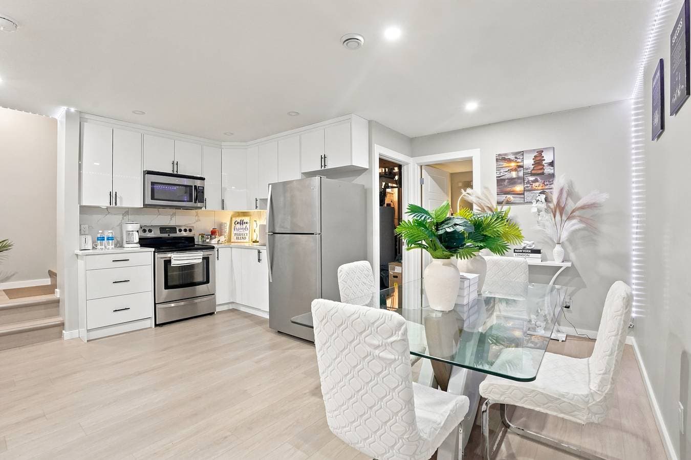 Gemütliches Apartment mit 1 Schlafzimmer in Calgary mit Kochnische 1