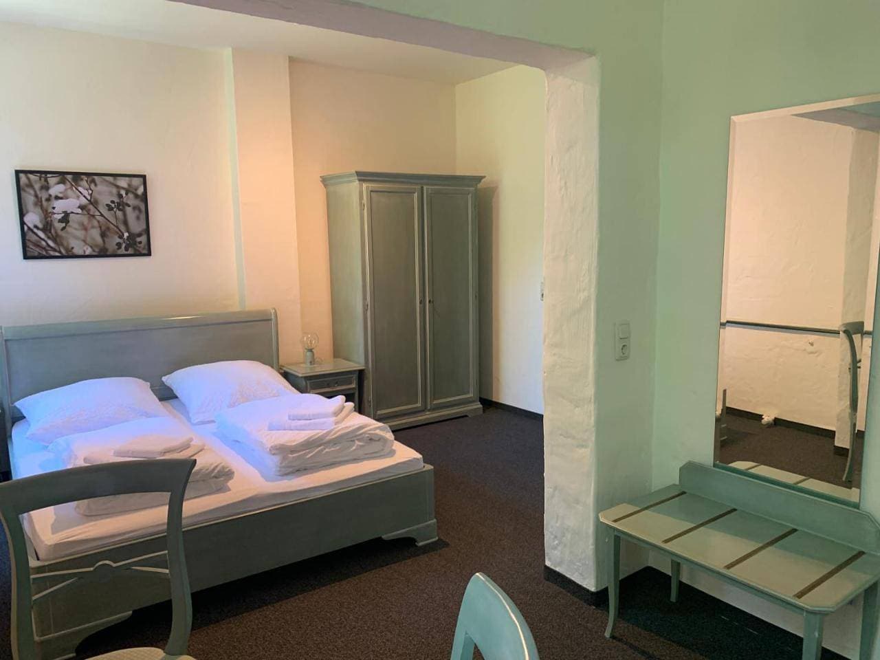 Foto 7 von 16: Double Room with Private Bathroom