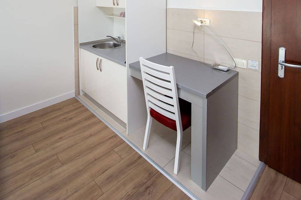 Hotel Princ- Standard Twin Room 303 1