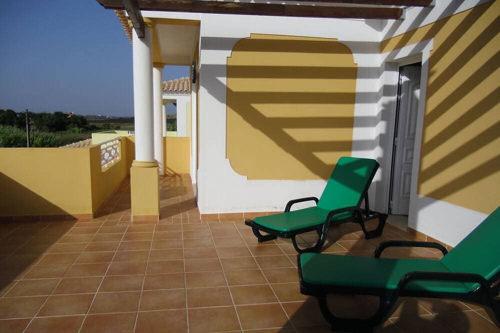 Foto 12 von 14: Haus 5 Schlafzimmer mit Schwimmbad