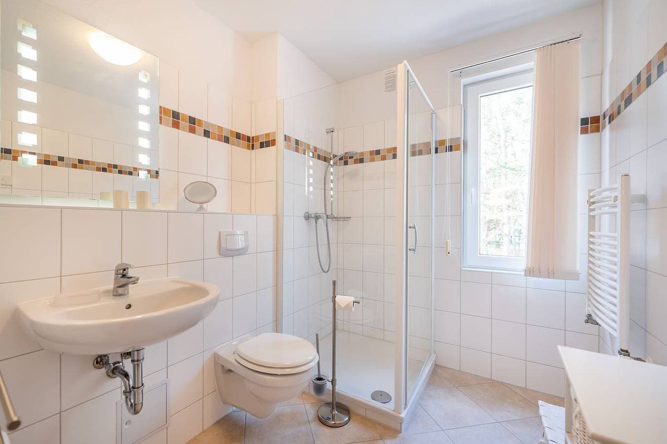 Foto 12 von 15: Appartement mit Balkon und Meerblick, 80 m zum Strand