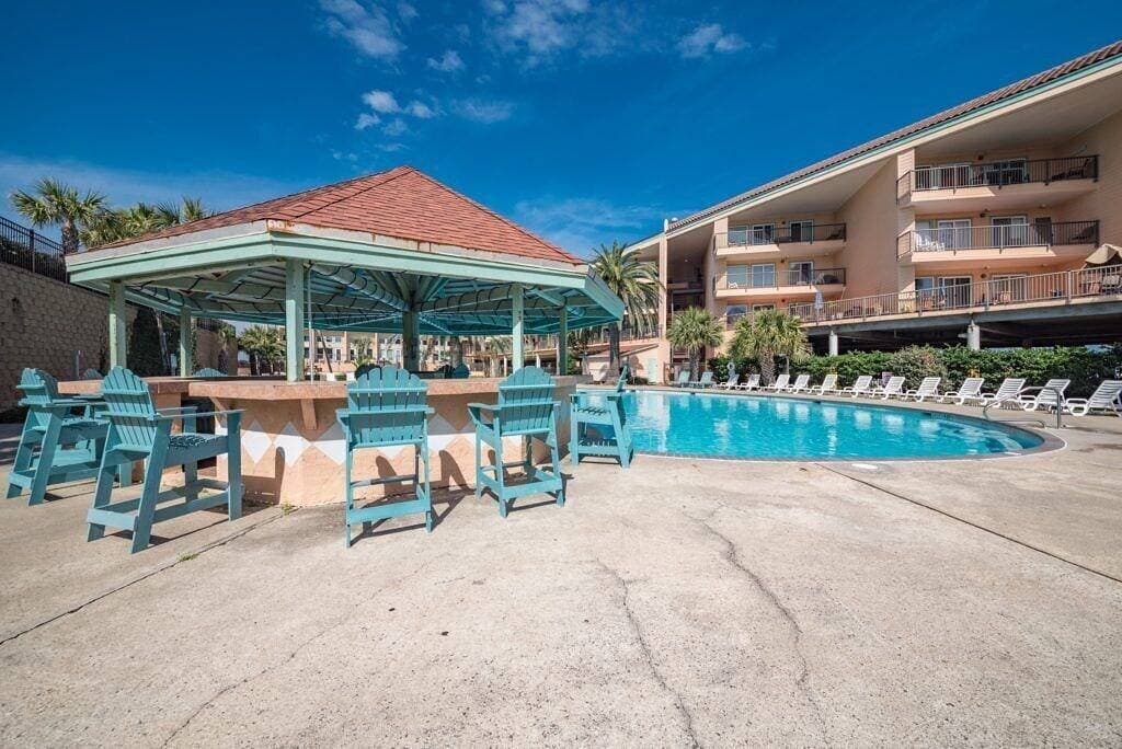 Foto 10 von 40: Get A Wave From It All - Unwind with Gulf Views, Dog Friendly!