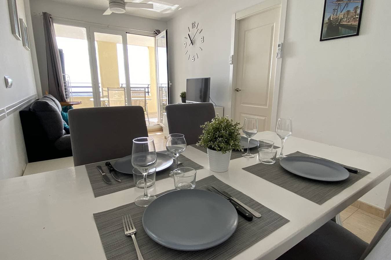 Foto 7 von 35: Ferienwohnung für 4 Personen mit Terrasse