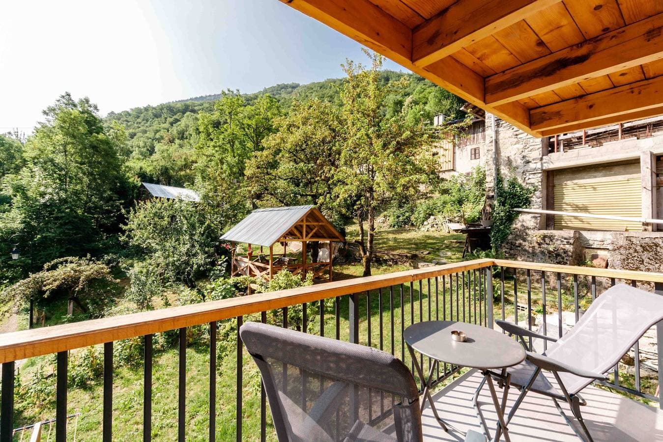 Foto 3 von 16: Ferienwohnung 'Agréable Chalet 3 Étoiles 3' mit Bergblick, Wi-Fi und Klimaanlage