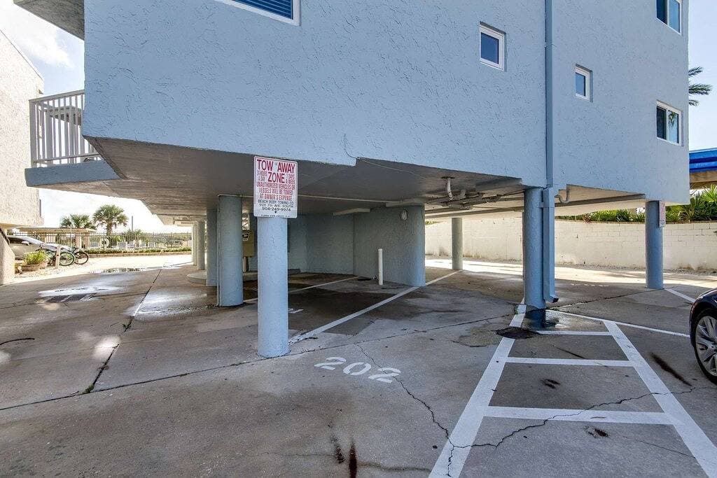 Foto 2 von 50: Wohnung mit Meerblick 1 Schlafzimmer | Weg zum Jacksonville Strand | Pool + Kingsuite