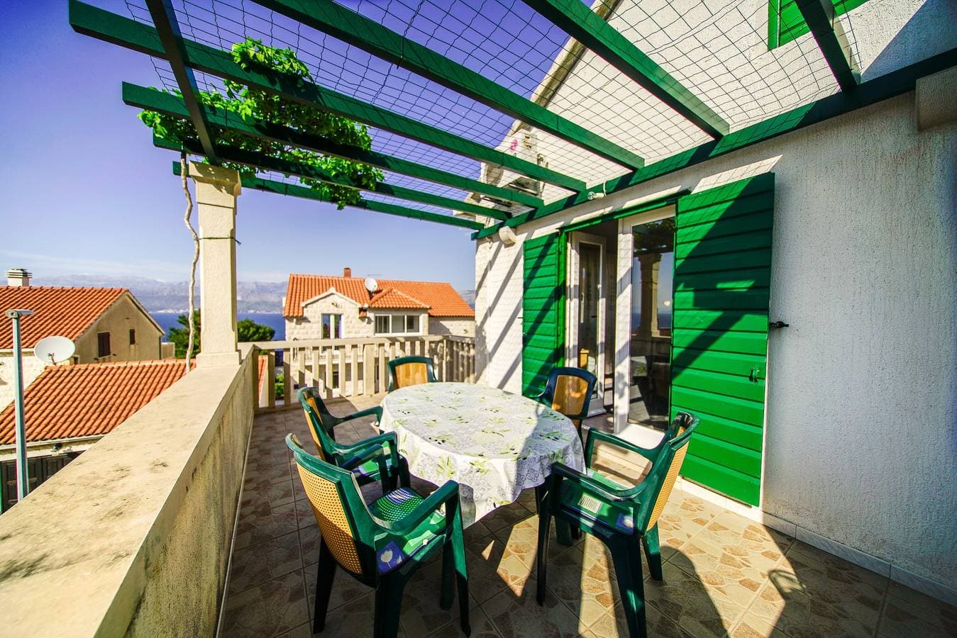 3-Zimmer-Ferienwohnung mit Terrasse und Meerblick Postira, Brac A-18472-a 1