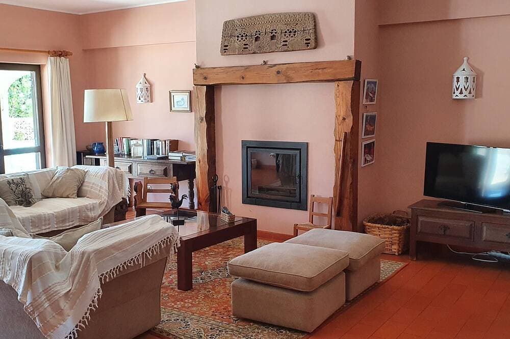 Foto 4 von 30: Villa (eingezäuntes Grundstück von 1 ha - ruhige Lage)