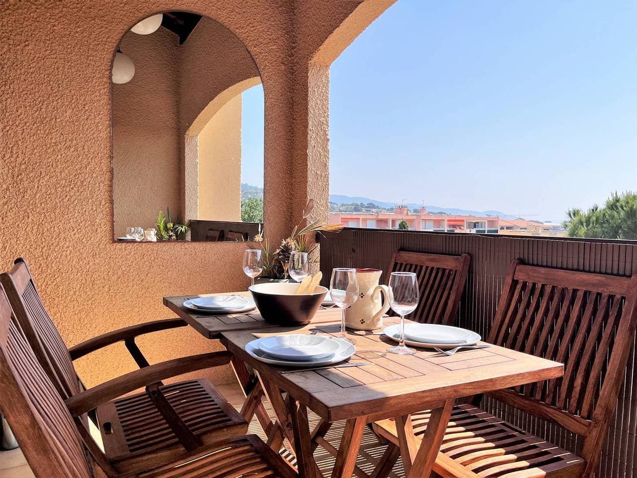 Studio mit Terrasse, privatem Parkplatz in Meernähe 1