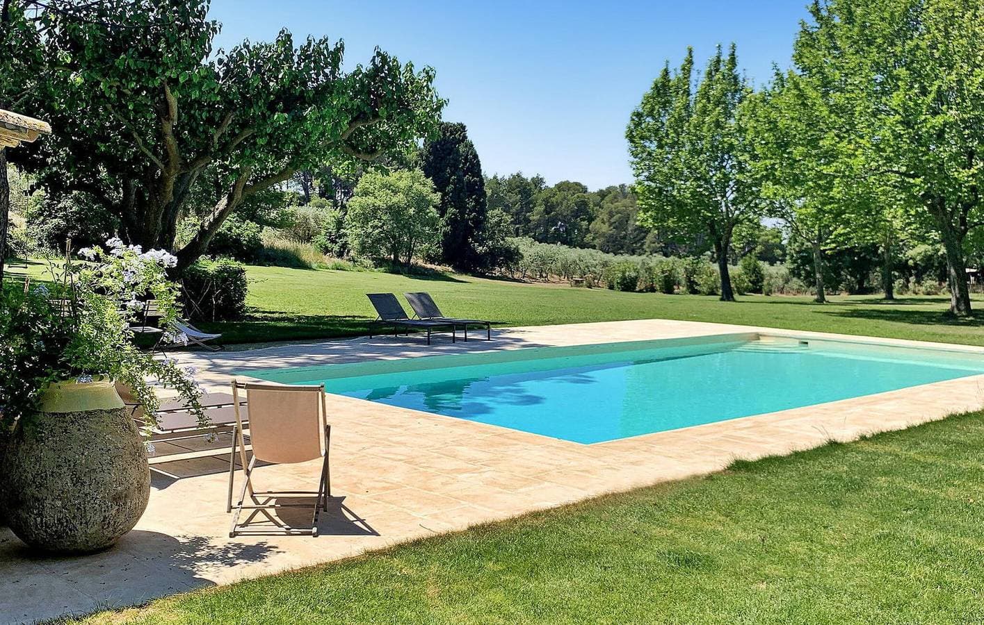 Foto 6 von 47: 500sqft Wohnung mit Garten, Pool, Parkplatz & Internet