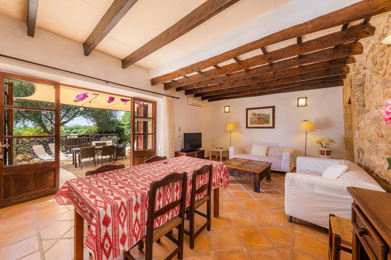 Foto 7 von 30: Agroturismo „Es Rafalet“ mit Bergblick, Pool, Klimaanlage, Terrassen und Garten