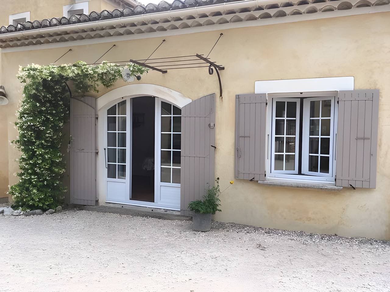 Foto 3 von 15: Villa '3 Pers. Parc Du Luberon' mit privater Terrasse, WLAN und Klimaanlage