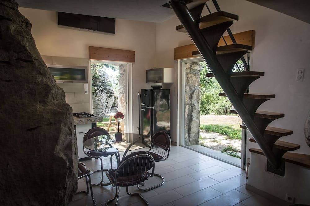 Foto 9 von 13: Unusual accomodation - Cave & pool (2 to 5 p.)