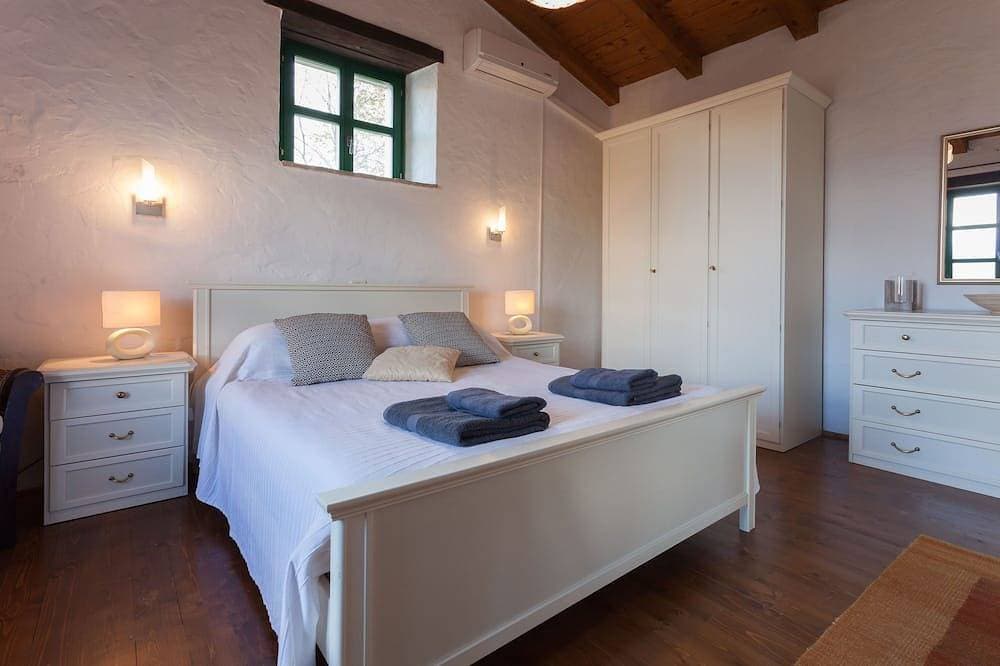 Foto 4 von 30: Geräumige Villa mit 10x5m Pool, Klimaanlage. Ländlicher Rückzugsort, atemberaubende Aussicht.