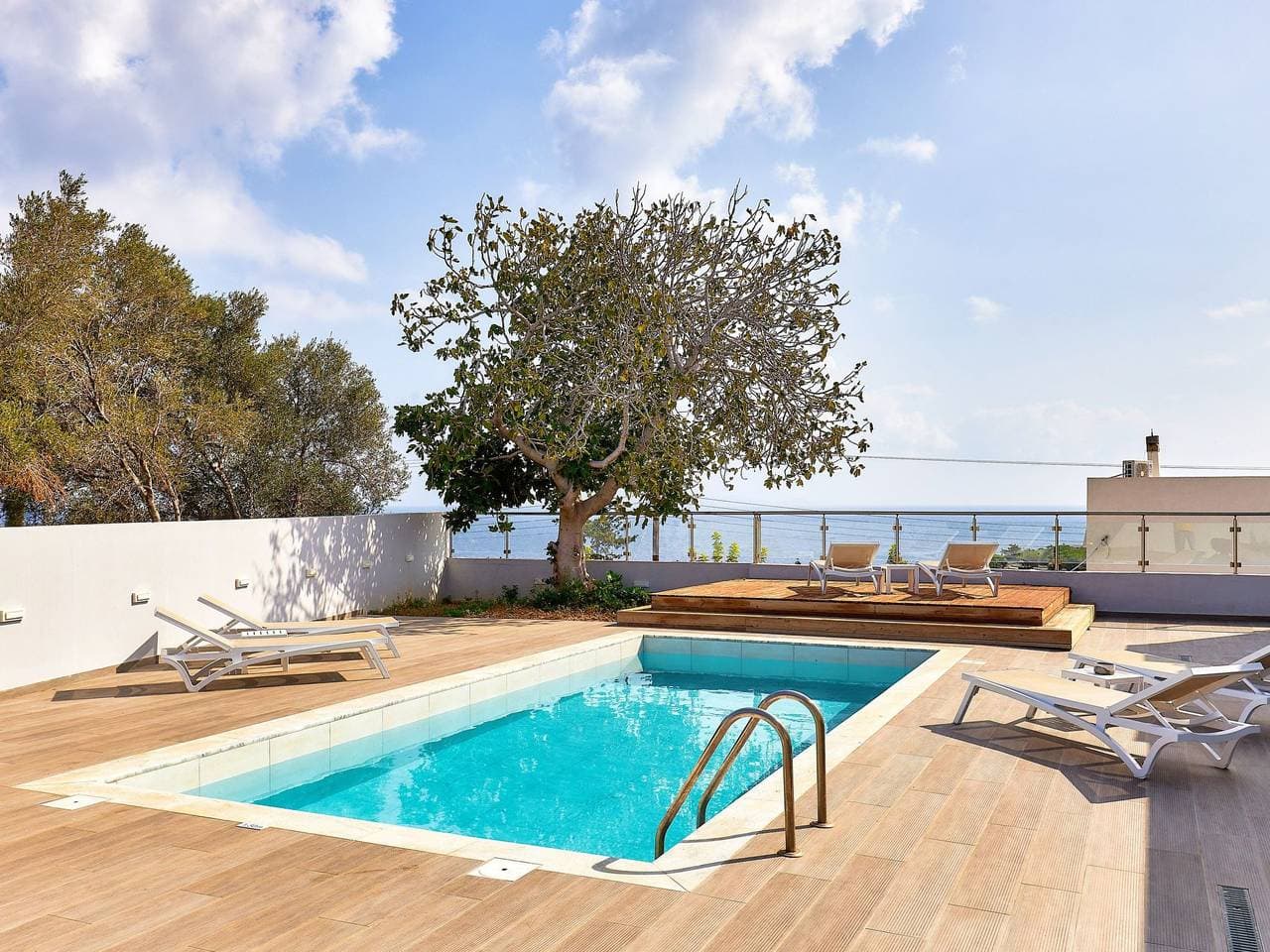 Villa Emilia - Ihr Feriendomizil mit privatem Po 1