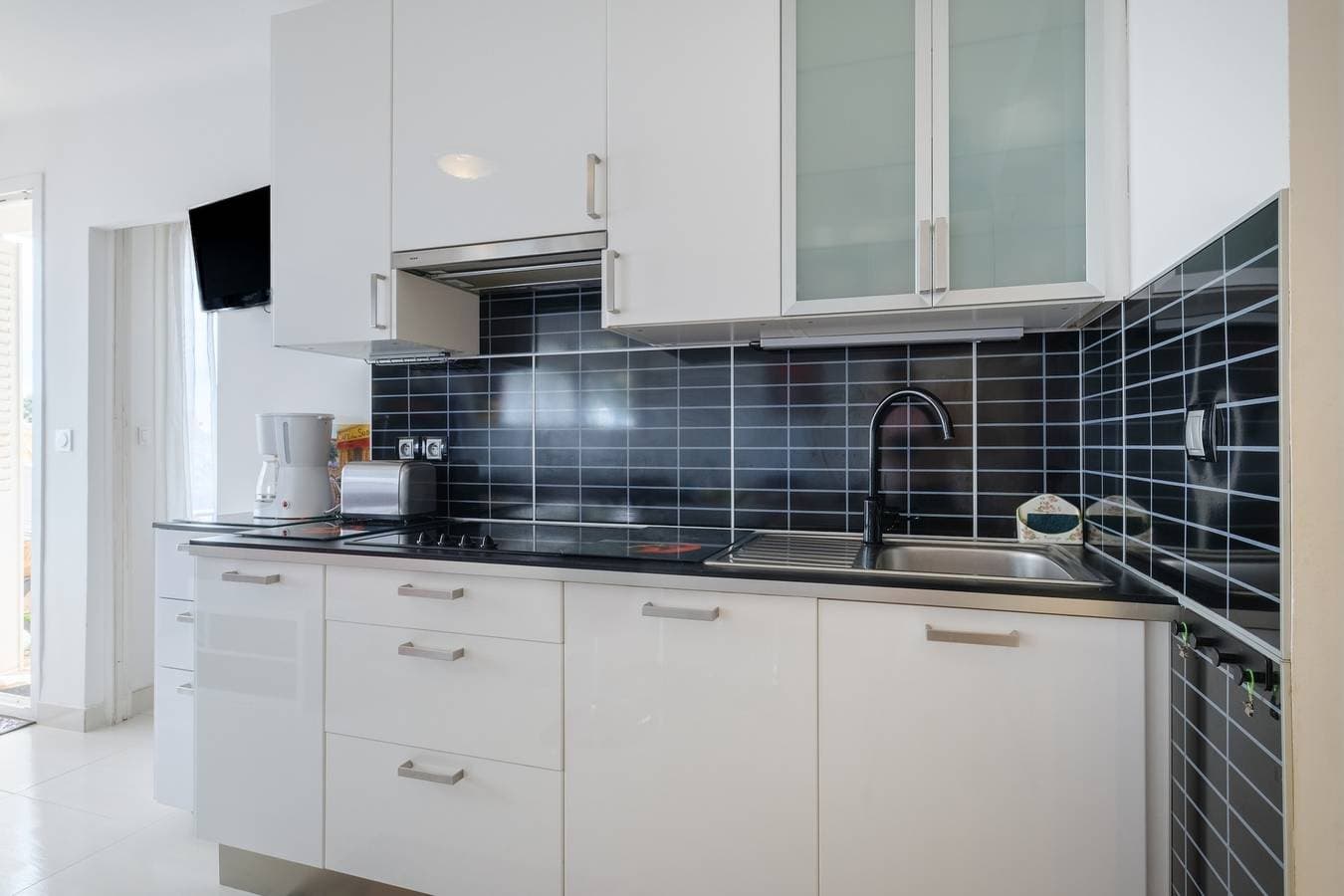 Foto 9 von 22: Ferienwohnung 'Les Pins' mit Meerblick, Wi-Fi und Klimaanlage