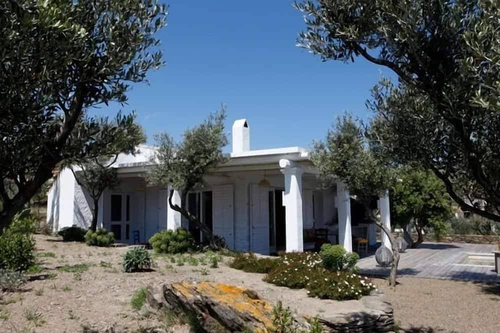Foto 10 von 30: Haus mit Blick auf das Meer, Garten, Pool, private Garage centr0 von Cadaques,