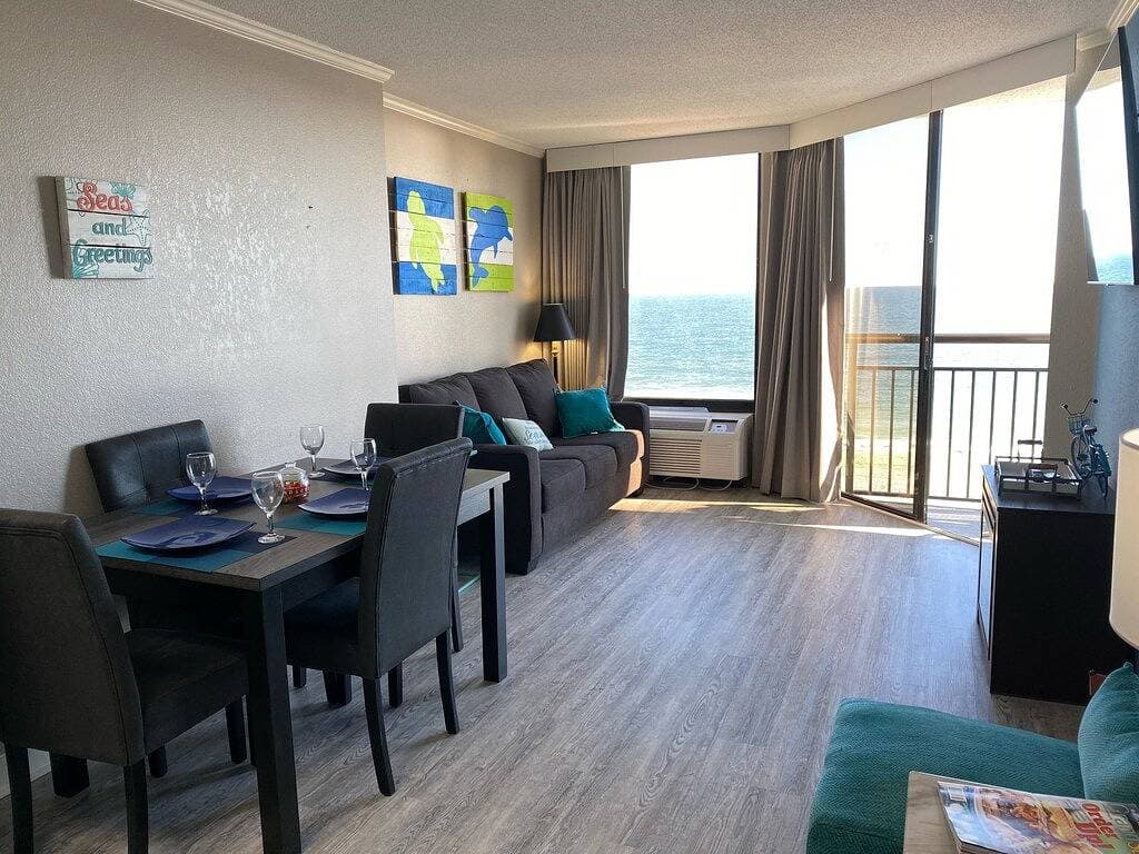 Foto 13 von 50: Beautiful Clean Modern Direct Oceanfront Unit With Amazing Views