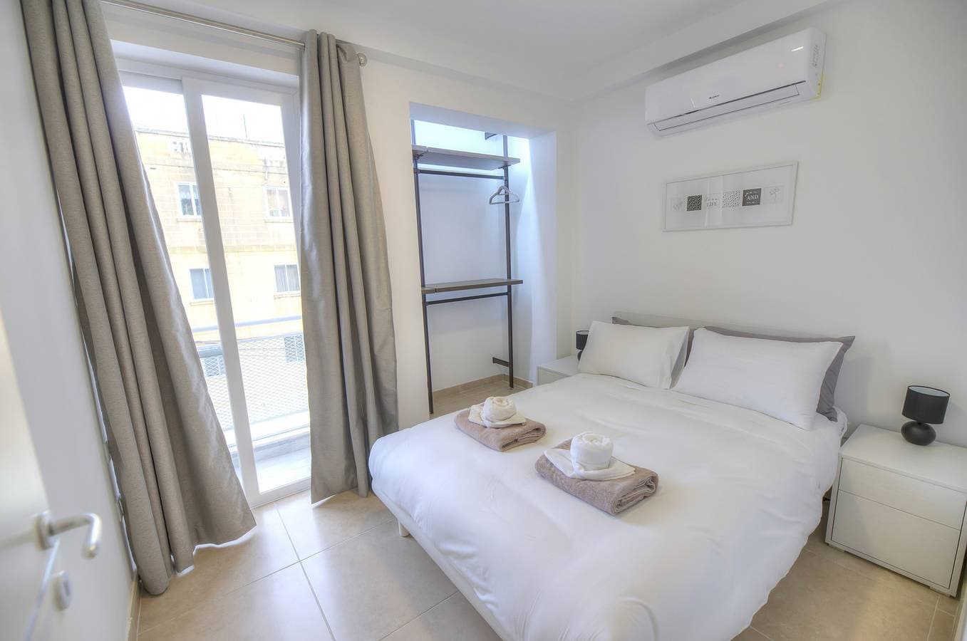 Foto 3 von 21: Ferienwohnung für 4 Personen mit Balkon