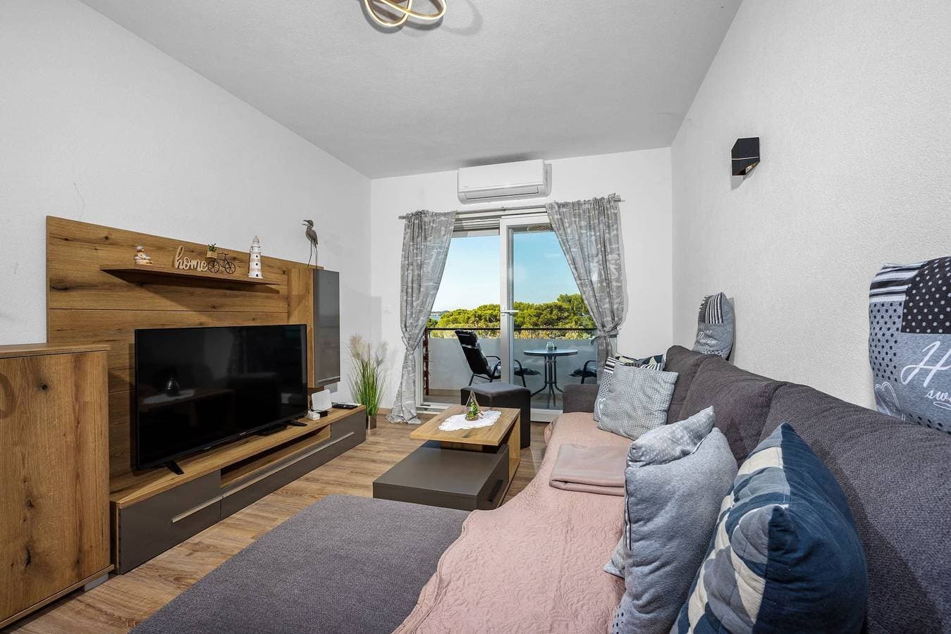 Foto 5 von 25: Apartment Ivana with Sea View - Pet Friendly