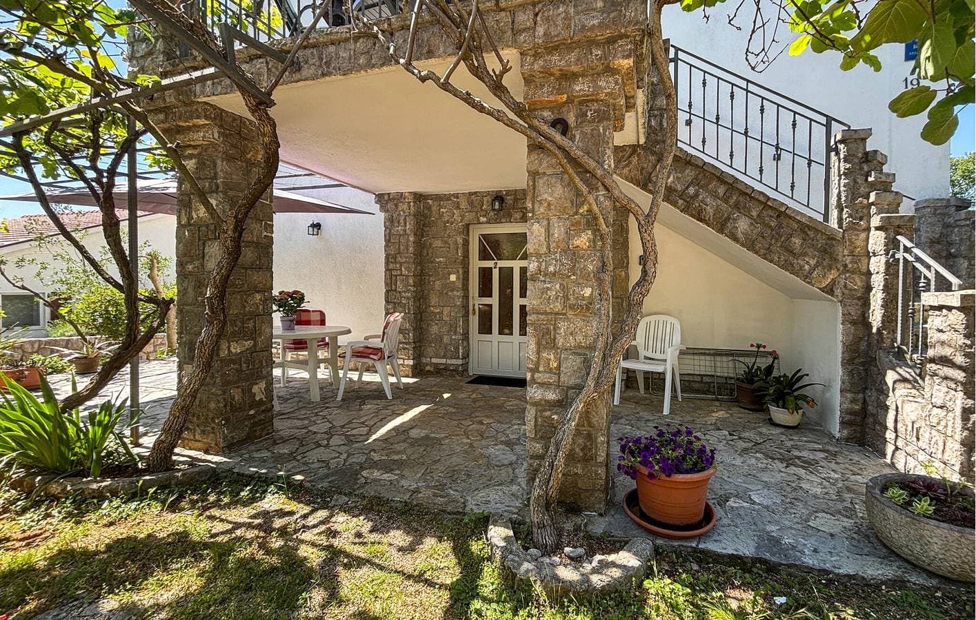 Foto 6 von 19: Gemütliche Ferienwohnung mit Terrasse, WLAN und Parkplatz, 1 km vom Strand von Jert entfernt