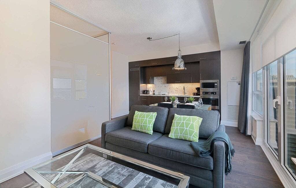Hullmark -Prime Location-NorthYork 1