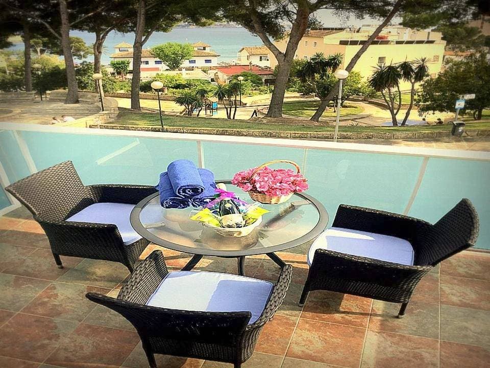 Foto 2 von 84: One-Bedroom Apartment with Sea View