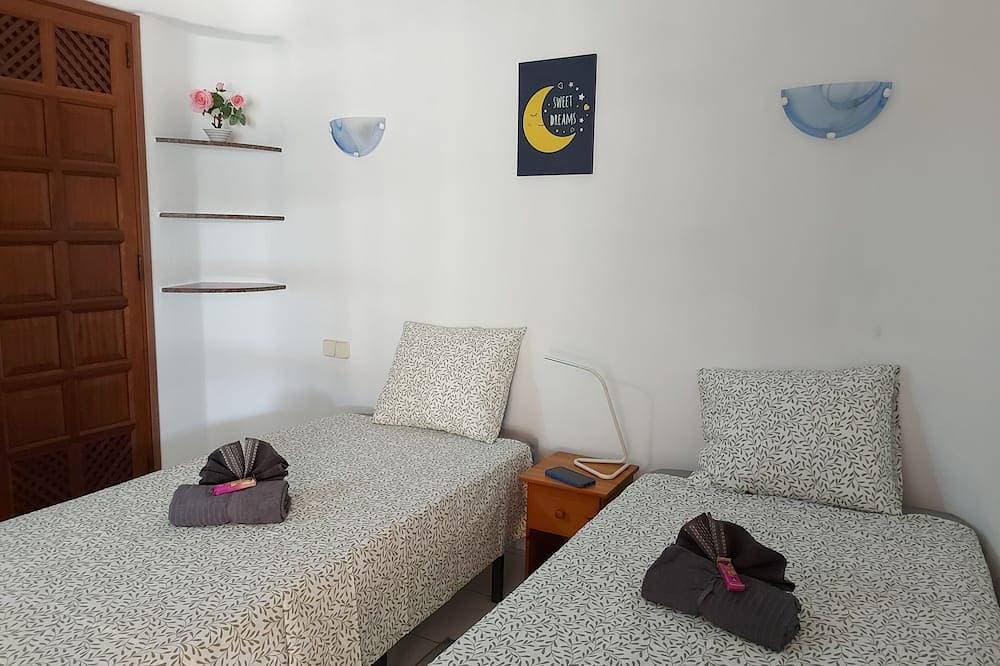 Foto 4 von 30: 2Br Bungalow with Sunny Private Terrace    Secure Bike/Board Storage