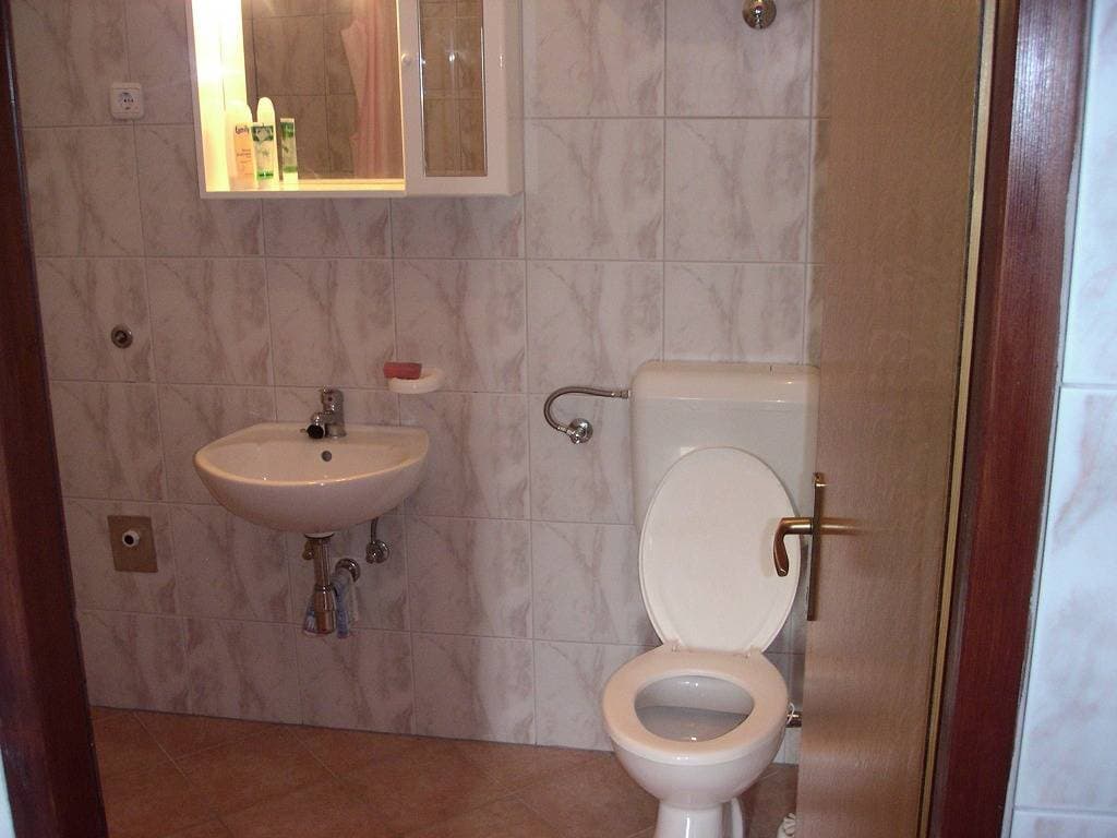 Foto 11 von 23: Ferienwohnung in Lokva Rogoznica mit Meerblick, Balkon, Klimaanlage, W-Lan (88-1)