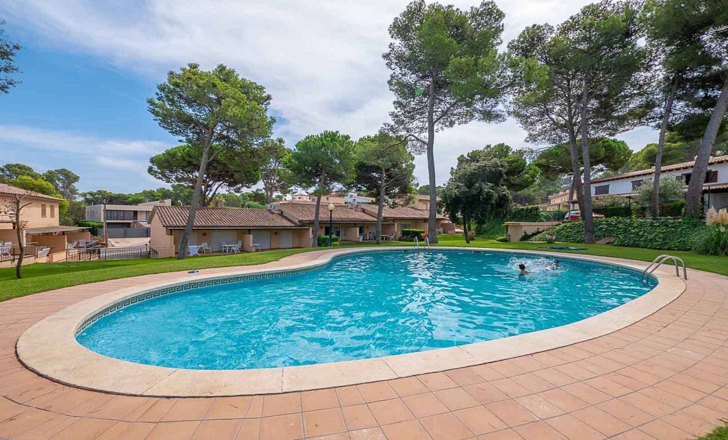 Hotelapartment mit Klimaanlage und Pool 1