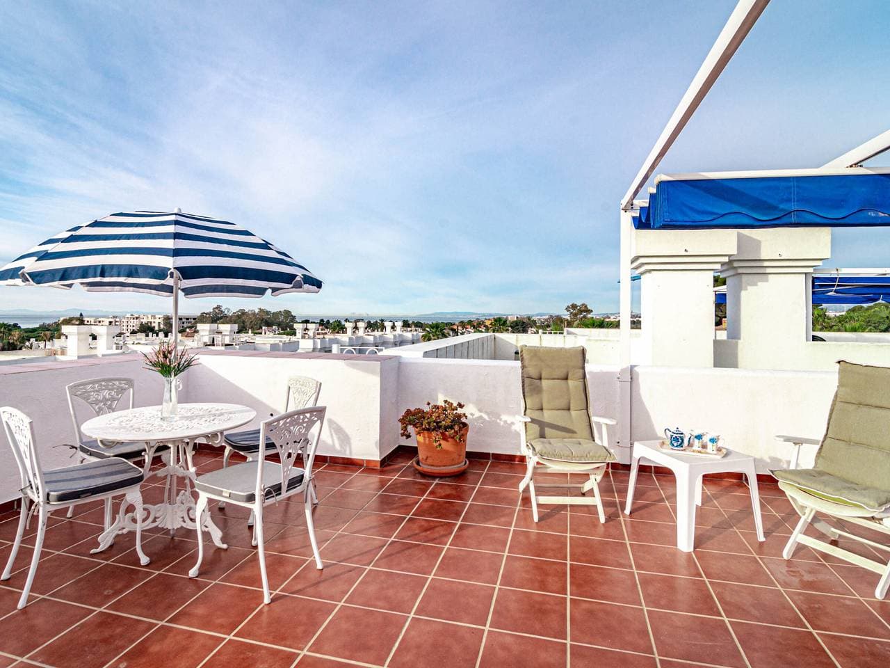 Foto 8 von 34: 4-Zimmer-Wohnung mit Pool, Klimaanlage, WLAN und Parkplatz in Estepona