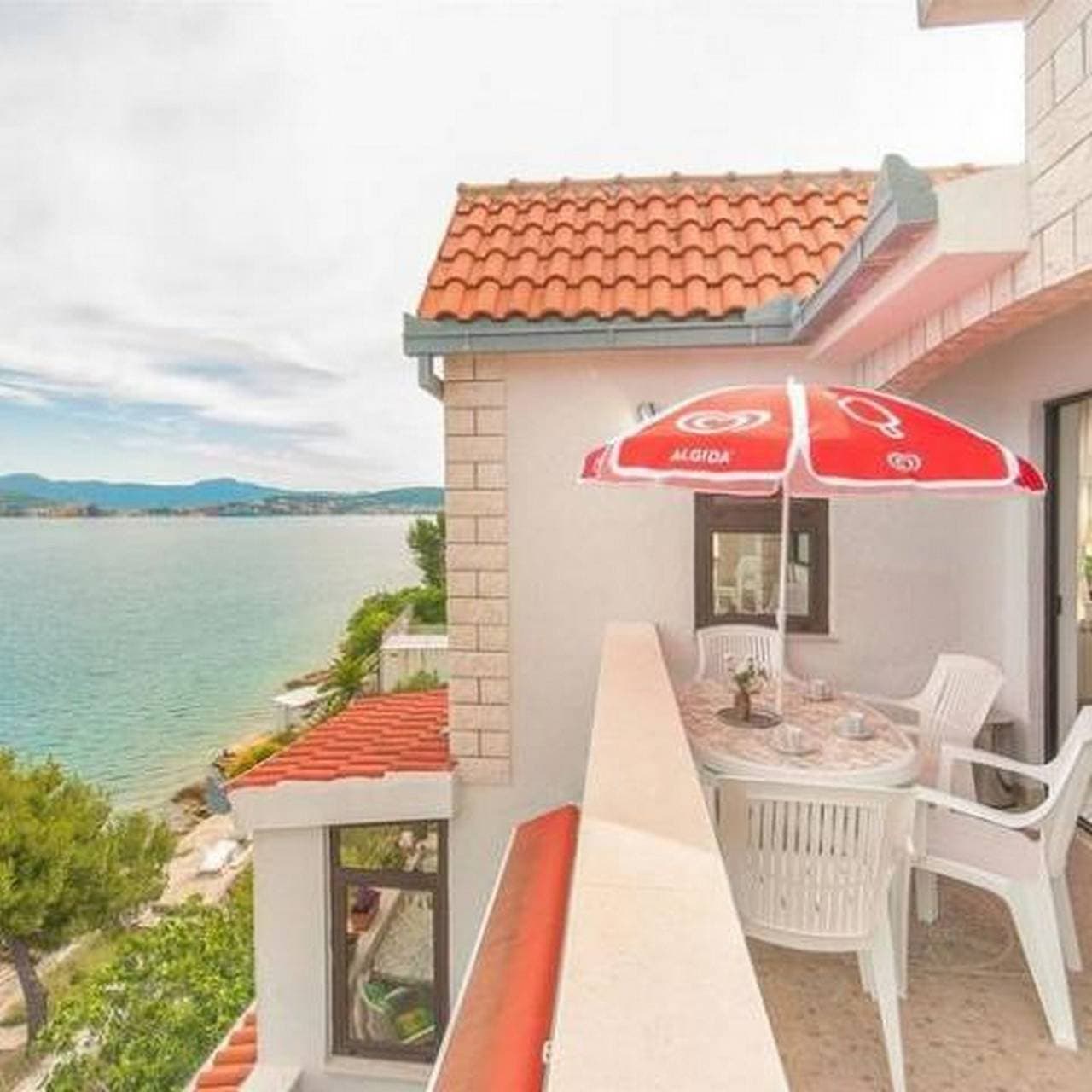 Foto 11 von 21: Ferienwohnung für 4 Personen mit Meerblick